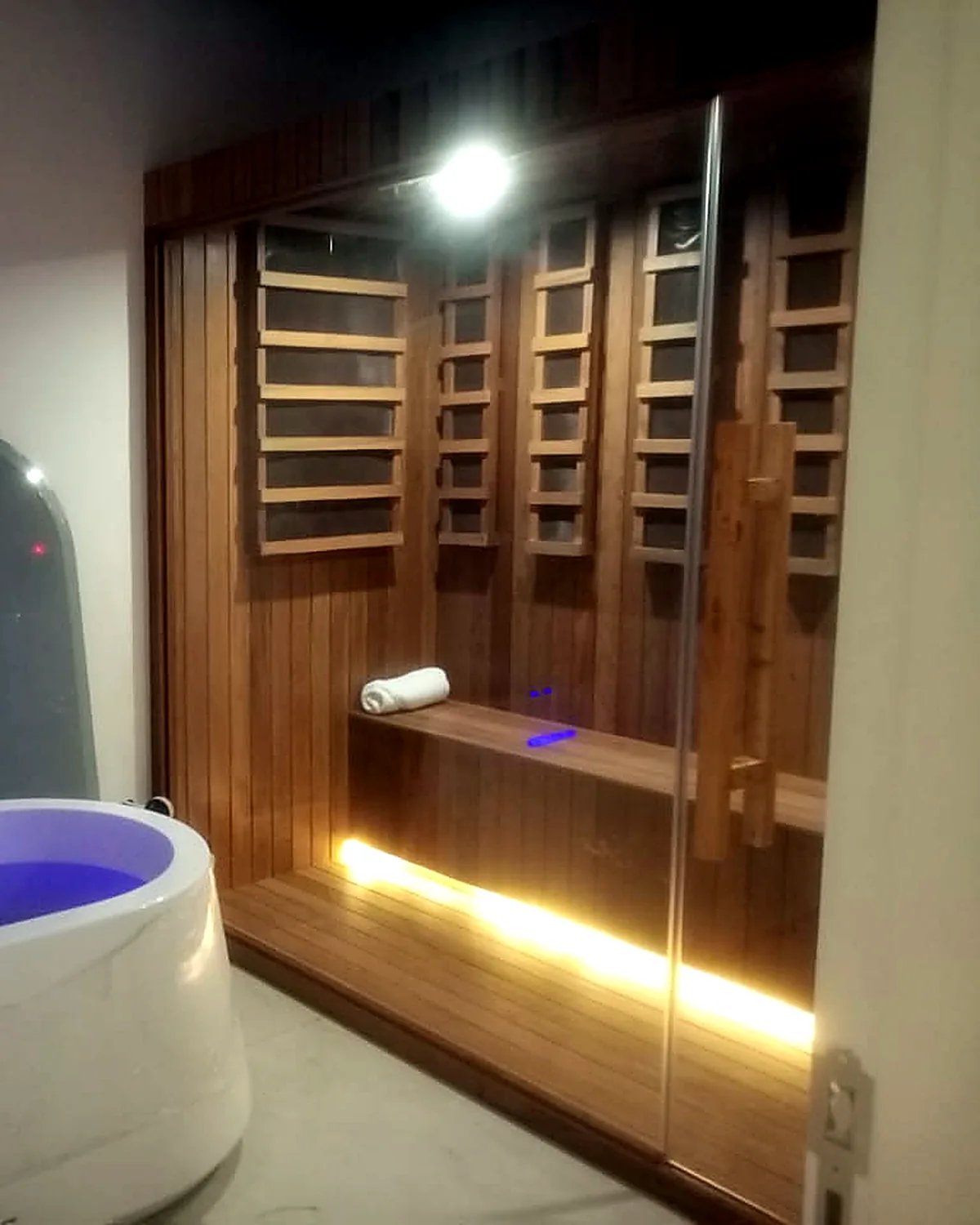 Interior Sauna Mewah dari Kontraktor Sauna Termurah